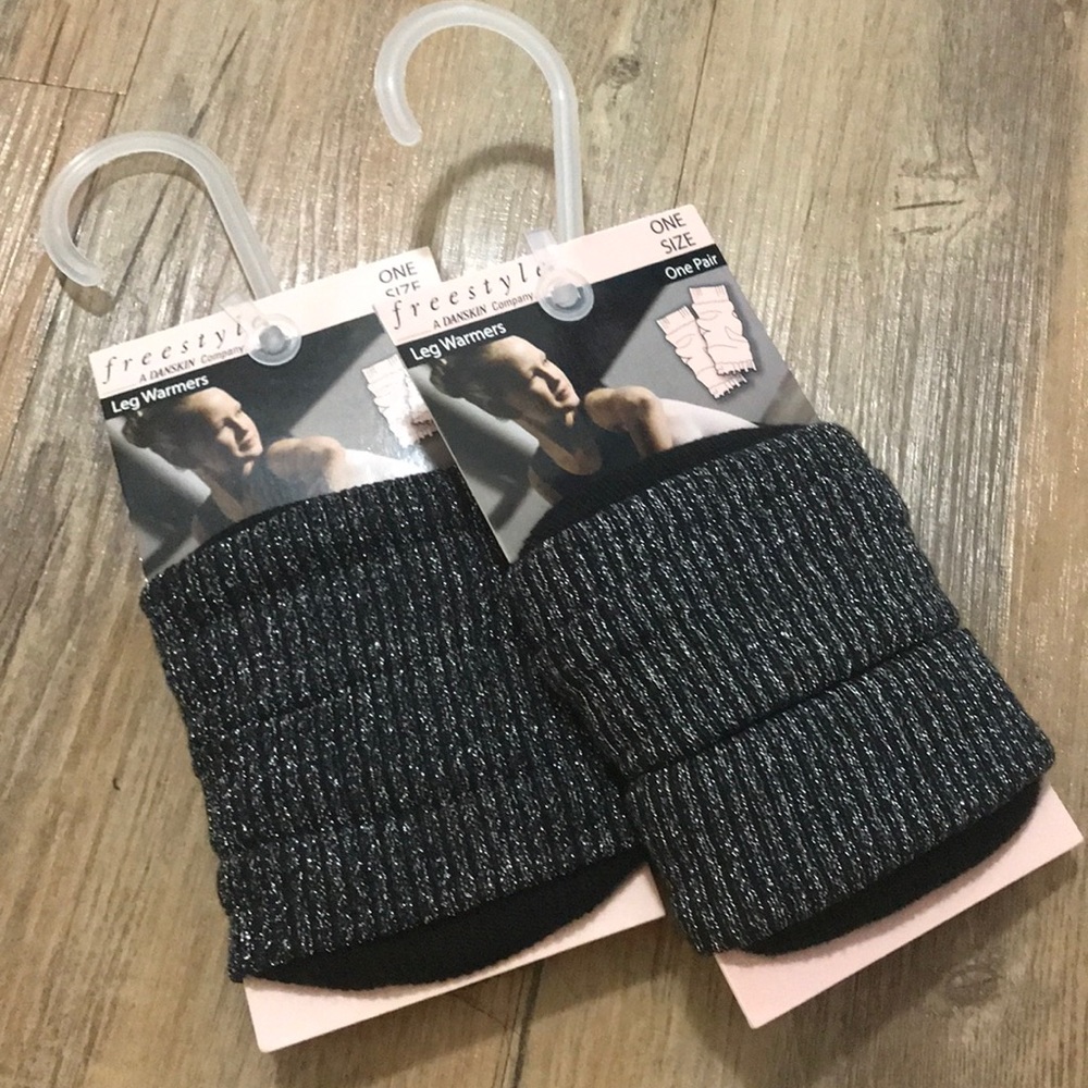 Danskin freestyle girl dance leg warmers